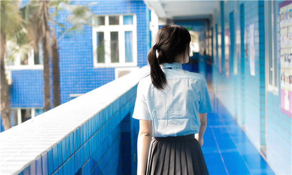 囊谦如何找到一个可以帮助我生孩子的女人？
